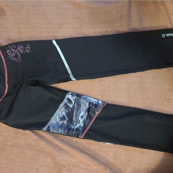 Girls Reebok leggings - Picture 2 of 4
